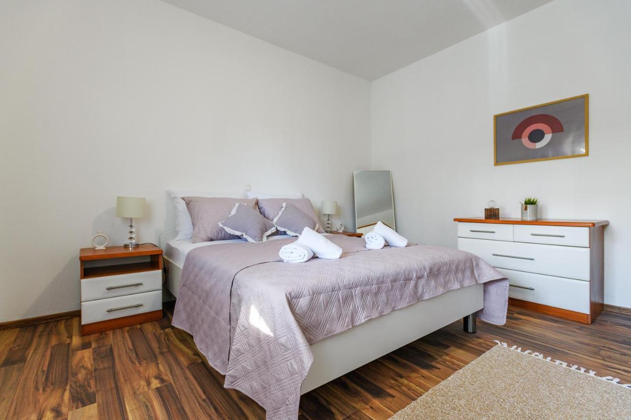Holiday Apartment -ซาดาร์ ภายนอก รูปภาพ