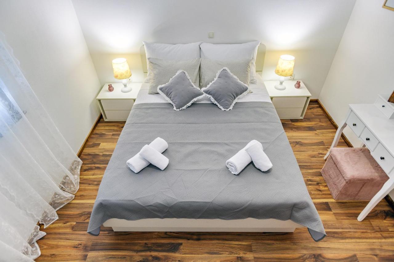 Holiday Apartment -ซาดาร์ ภายนอก รูปภาพ