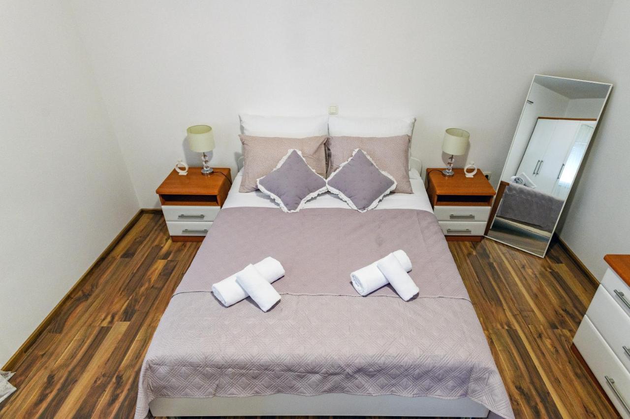 Holiday Apartment -ซาดาร์ ภายนอก รูปภาพ
