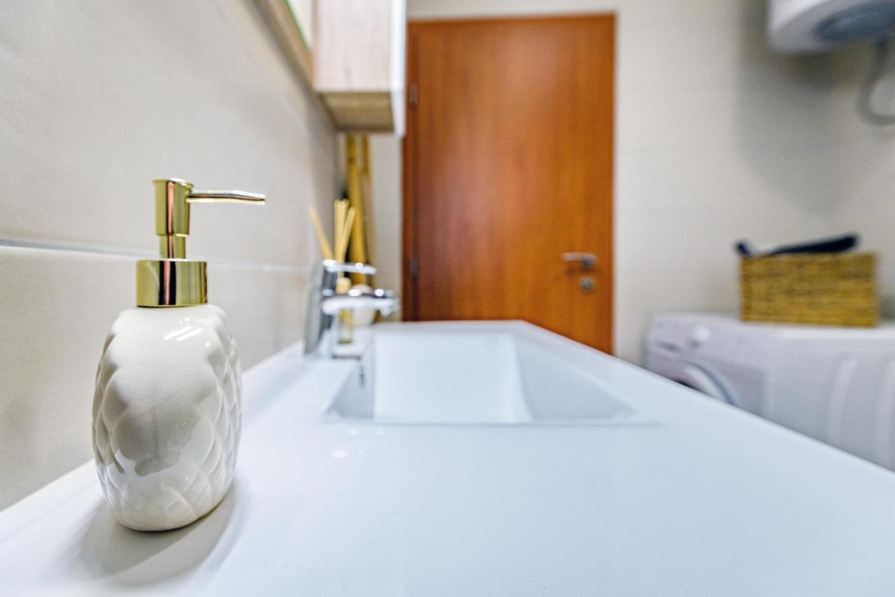 Holiday Apartment -ซาดาร์ ภายนอก รูปภาพ
